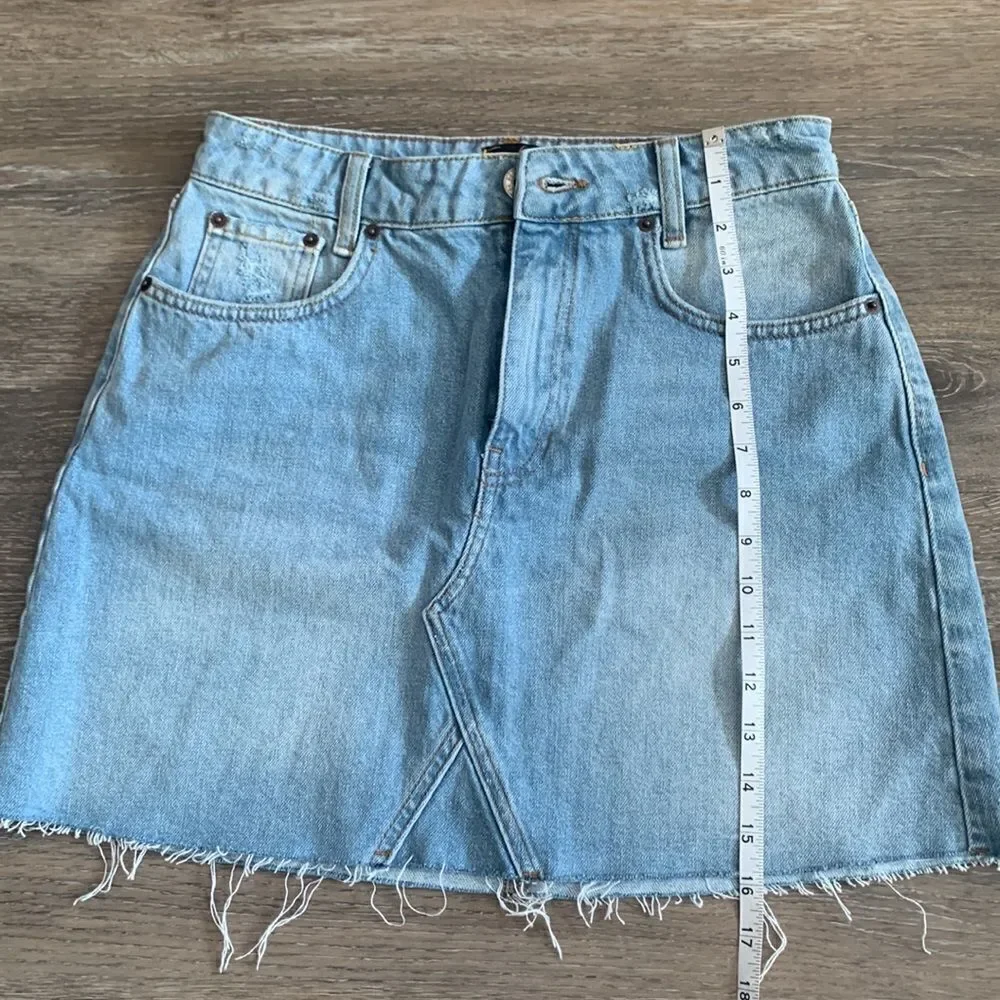 Urban Outfitters BDG Jean distressed raw hemmed denim skirt sz medium